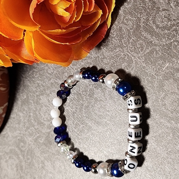 🇨🇦 Oneus Bracelet - Picture 1 of 1